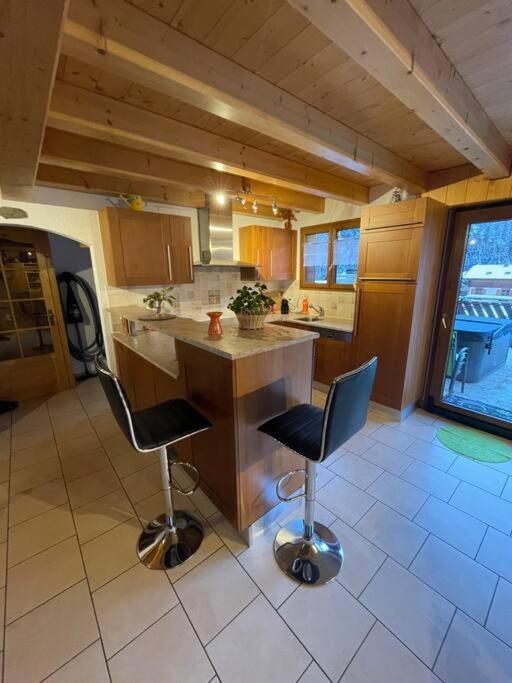 Villa La Grange A Coco Avec Jacuzzi à Bourg-Saint-Pierre Extérieur photo